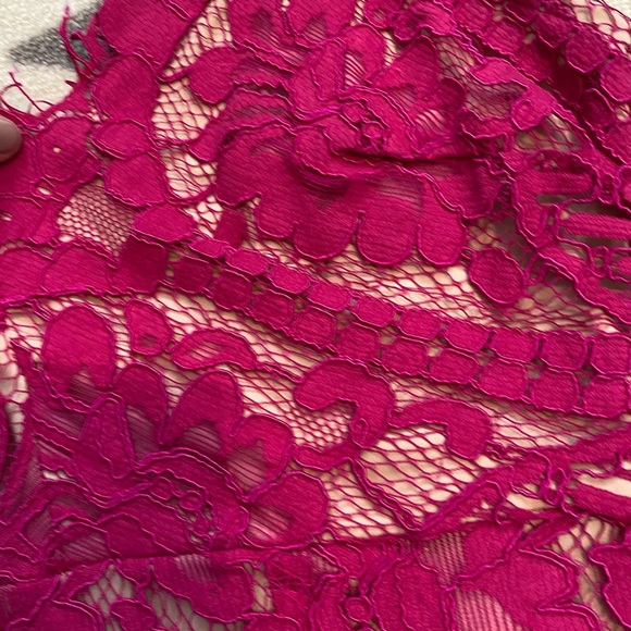 Bodycon lace dress - Picture 3 of 5